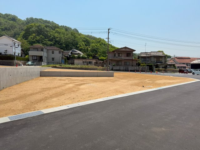 プレシャスシーズ殿川の前面道路含む現地写真