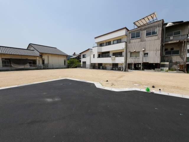 プレシャスシーズ殿川の前面道路含む現地写真