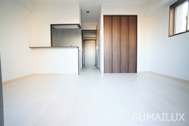 熊本市中央区新屋敷２丁目の賃貸マンションの居間・リビング