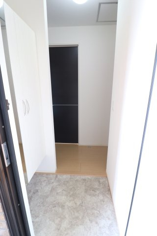 アジャート駒岡の玄関
