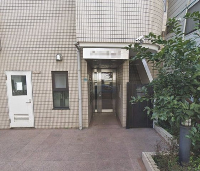 【エントランス】 | アーバンホームズ　14503 | 清潔なエントランスです