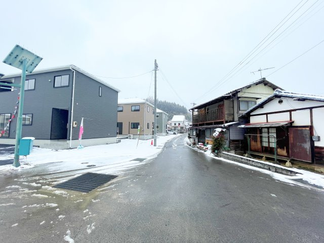 新築戸建・建売　川俣町第1　CRADLE GARDEN　全4棟の前面道路含む現地写真