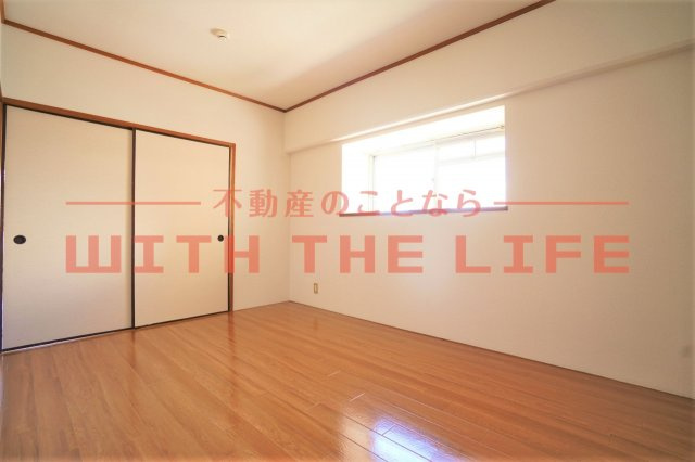 イーストハイツ高崎【キャッシュバック対象物件】の洋室|ゆったりした洋室です