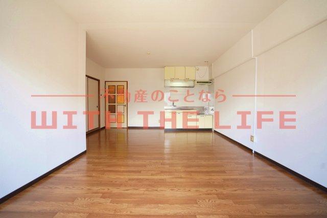 イーストハイツ高崎【キャッシュバック対象物件】の洋室|明るい洋室です