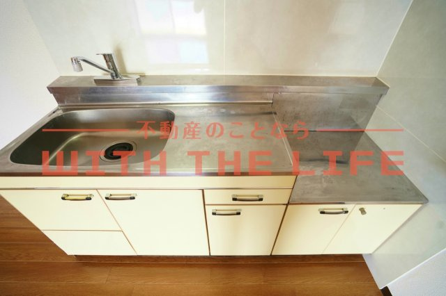 イーストハイツ高崎【キャッシュバック対象物件】のキッチン|コンパクトなキッチンで掃除もラクラク