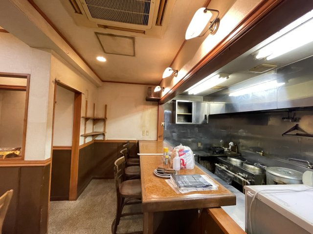 サンシャイン植田山のロビー