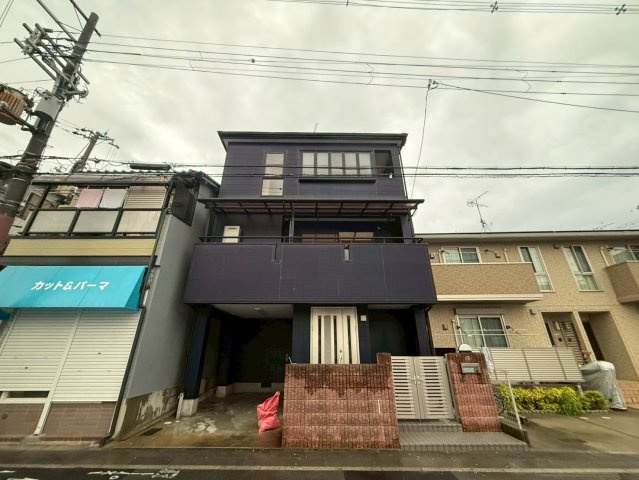 レリーサヴィラ八幡の外観
