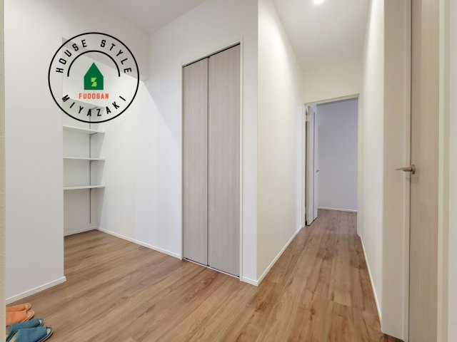 宮崎市佐土原町和田山モデル(1号棟)の内装|平屋はワンフロアしかないため、部屋と部屋の距離が近くなります。 生活音の緩衝材として廊下を活用するのがおすすめです。