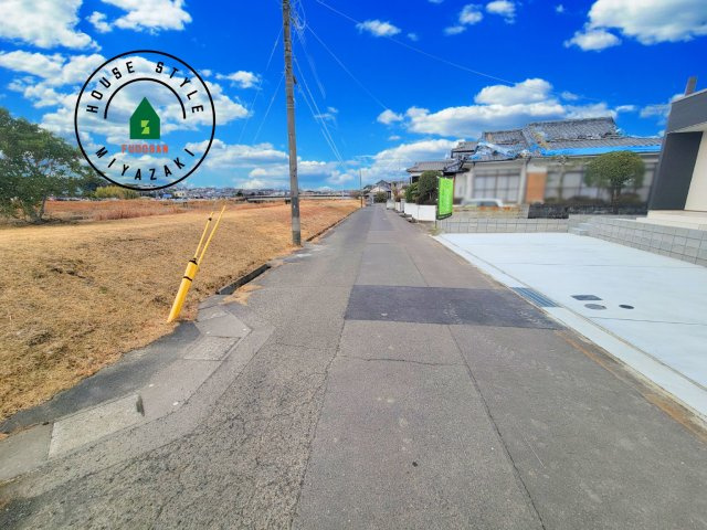 宮崎市佐土原町和田山モデル(1号棟)の前面道路含む現地写真|前面道路です。