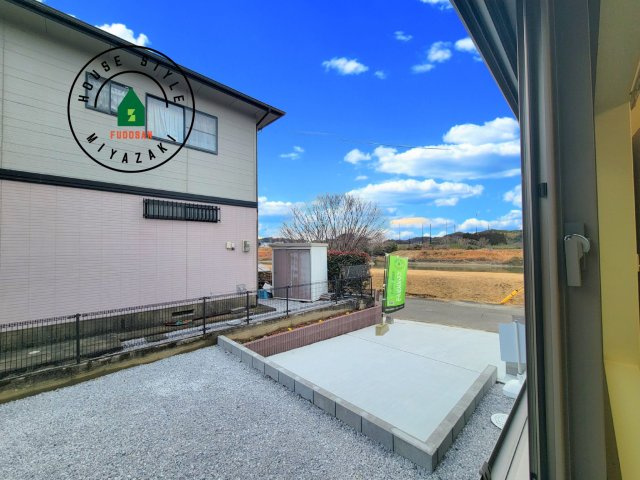 宮崎市佐土原町和田山モデル(1号棟)の展望|窓から緑が見える物件も魅力的です。