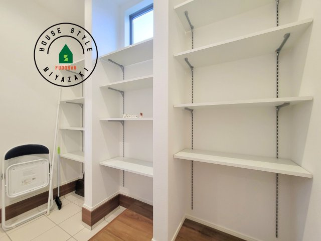 宮崎市佐土原町和田山モデル(1号棟)の収納|たくさんのシューズを収納して頂けます。