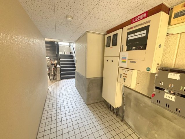 綿榎ハイツのエントランス