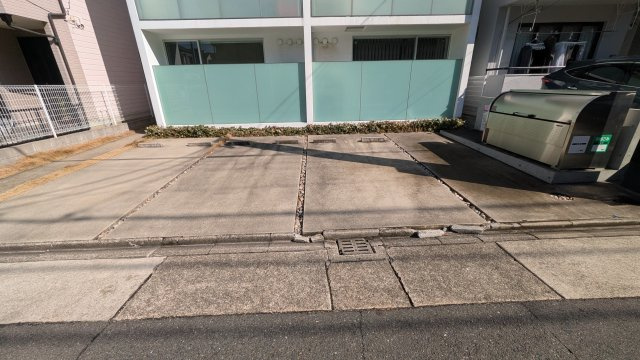 Harvey Residenceの駐車場|HarveyResidence