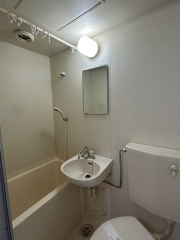 ヴィラージュＦの浴室