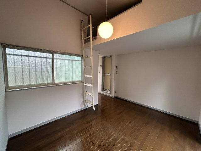 ヴィラージュＦの居間・リビング