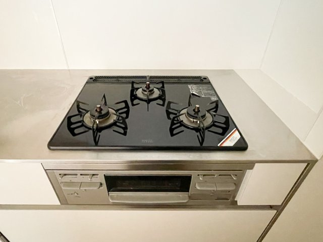 ビクトリアコート夙川のキッチン|３つ口コンロ
