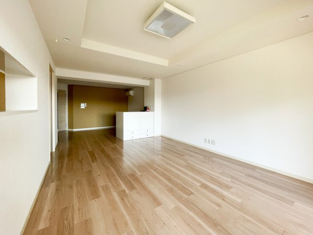 ビクトリアコート夙川の居間・リビング|広々LDK約17.5帖