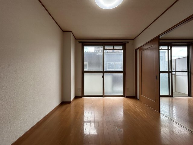 センタービレッジ本町の居間・リビング