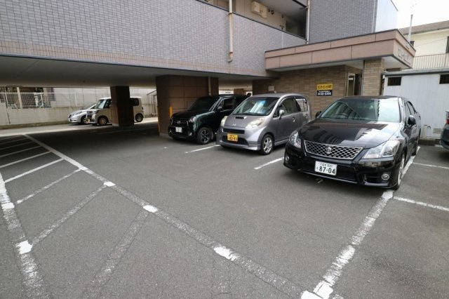 センタービレッジ本町の駐車場