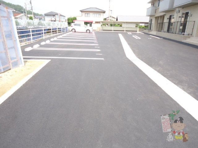 ルミエール灘崎の駐車場