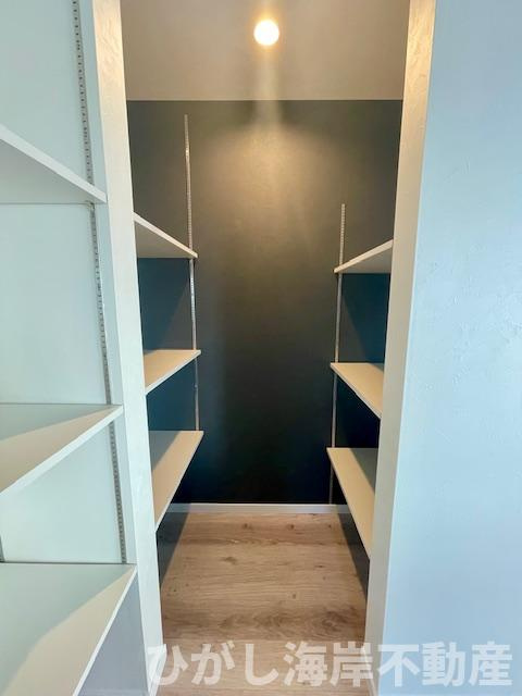 茅ヶ崎市浜竹4丁目　新築戸建　全３棟の内装|パントリー