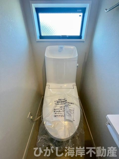 茅ヶ崎市浜竹4丁目　新築戸建　全３棟のトイレ|洗浄機能付きお手洗い