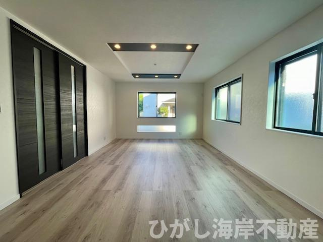 茅ヶ崎市浜竹4丁目　新築戸建　全３棟の居間・リビング|18.4帖　LDK