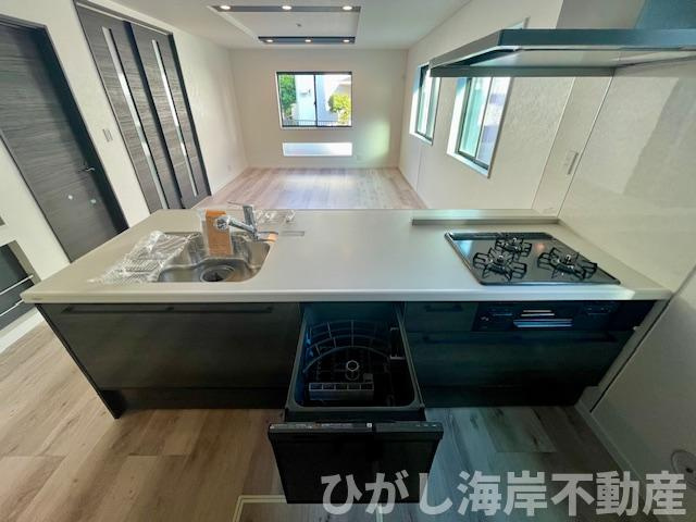 茅ヶ崎市浜竹4丁目　新築戸建　全３棟のキッチン|食洗器付きシステムキッチン