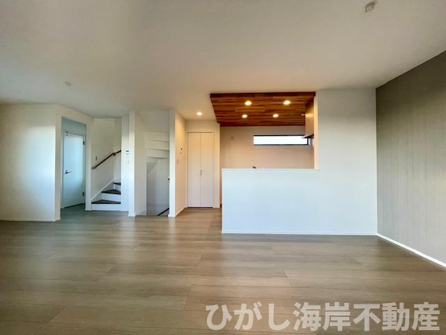 茅ヶ崎市浜竹　新築戸建　全３棟の居間・リビング|17.3帖　LDK