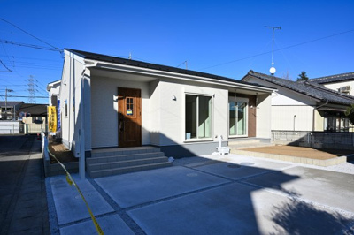 【外観】 | Livele Garden.S　太田第3天良町　2号棟 | 並列駐車可能なカースペースです！お客様も遊びに来やすいですね♪