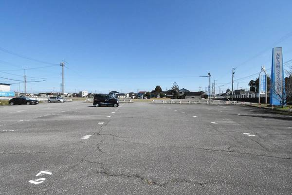 ビレッジハウス魚津北2号棟の駐車場