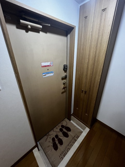 ★玄関横にはシューズボックスがございます★