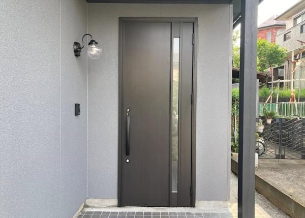 宮崎市本郷南方　中古戸建の玄関