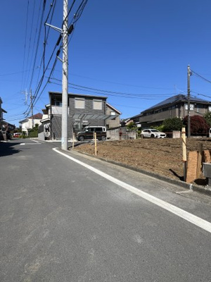 【前面道路含む現地写真】 | 東大和市高木3丁目　売地 | 前面道路（東南側）から撮影した写真です。