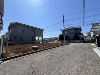 【前面道路含む現地写真】 | 東大和市高木3丁目　売地 | 前面道路（北西側）から撮影した写真になります。