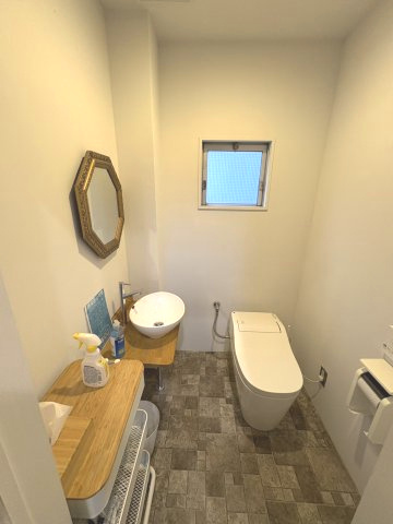 籠田町32店舗 のトイレ