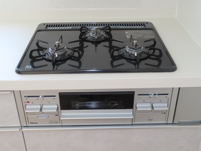 【キッチン】 | 網走市海岸町６番１－１号、６番１－２号　中古売家 | ガスコンロ