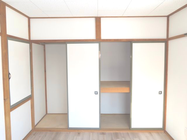 【収納】 | 網走市海岸町６番１－１号、６番１－２号　中古売家 | ６帖洋室収納（押入・クローゼット・物入）