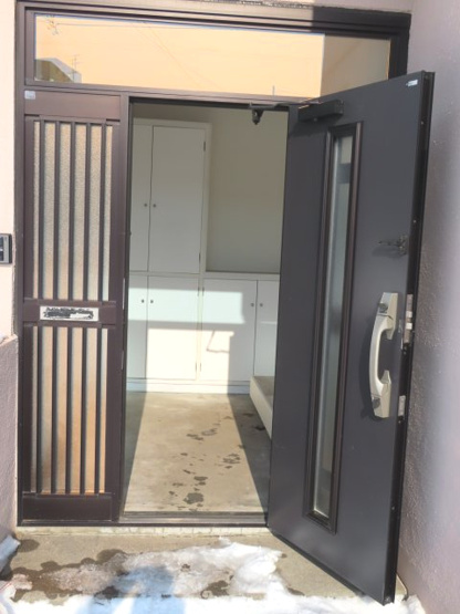 【玄関】 | 網走市海岸町６番１－１号、６番１－２号　中古売家