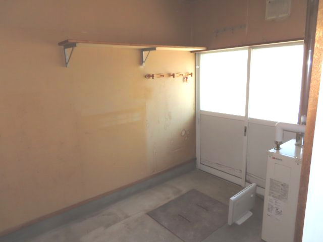 【その他】 | 網走市海岸町６番１－１号、６番１－２号　中古売家 | 勝手口