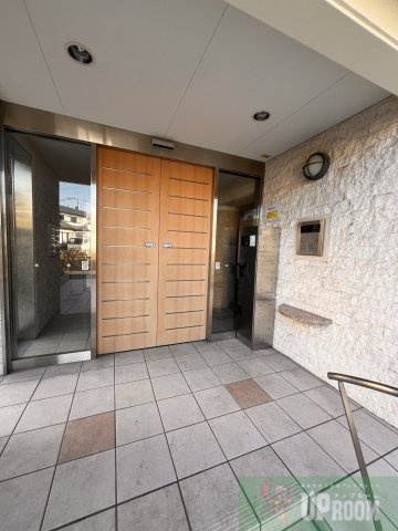 アネックスM&Kのエントランス