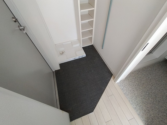 神戸市須磨区須磨浦通６丁目のアパートの玄関