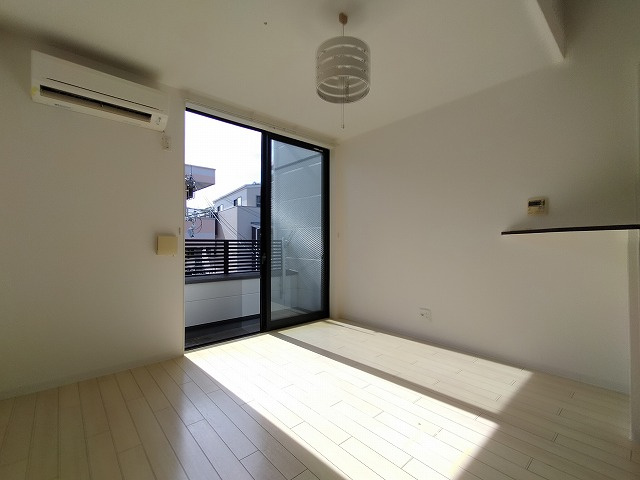 神戸市須磨区須磨浦通６丁目のアパートの居間・リビング|室内