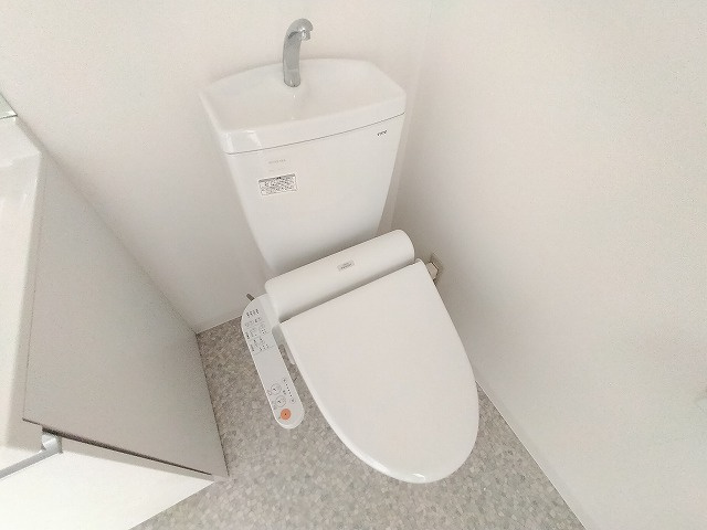 神戸市須磨区須磨浦通６丁目のアパートのトイレ|ウォシュレット付