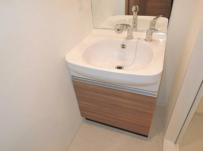 【独立洗面台】 | プレサンス野田阪神駅前ザ・ファースト | 朝の身支度には欠かせない独立洗面化粧台