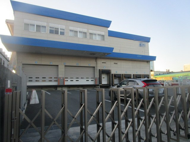 江東区新木場１丁目の倉庫の外観