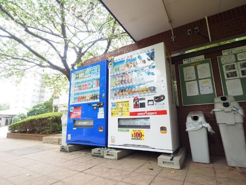 一休みできる自動販売機あり★