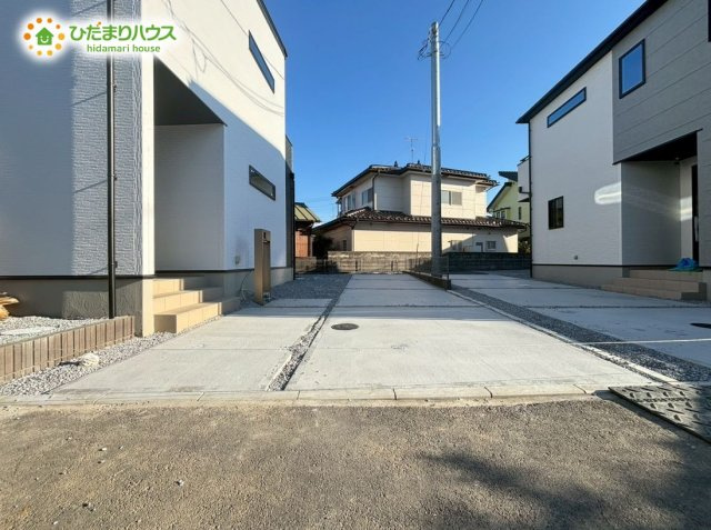 熊谷市上之　新築一戸建て　03の駐車場