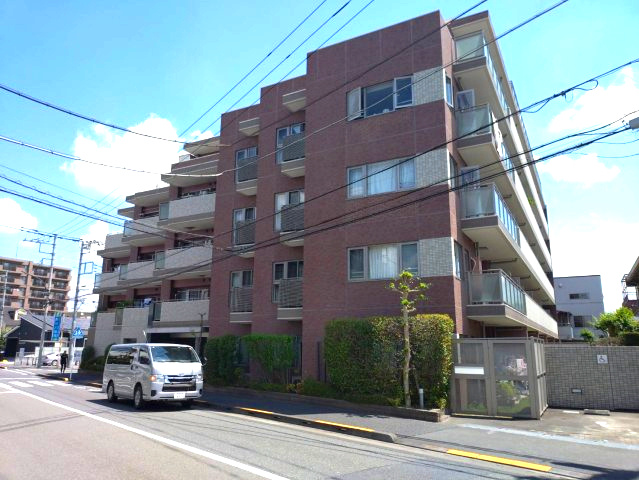 アンビシャス河辺の外観