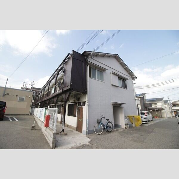 神戸市垂水区泉が丘２丁目のアパートの外観